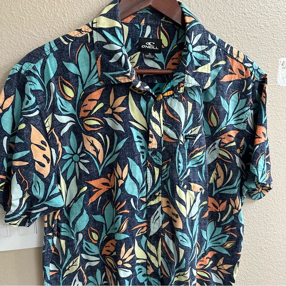 O’Neil Sol Button Down Tropical Shirt - Picture 3 of 7